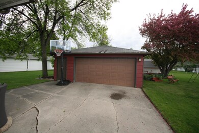 1910 22nd Ave S, Grand Forks, ND 58201 - photo 4