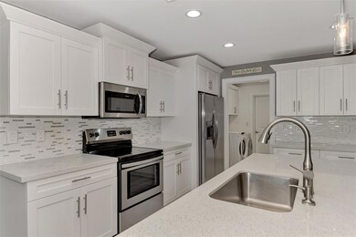 Master Bedroom to Lanai and En Suite Bath