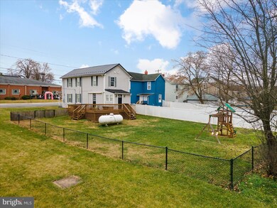 106 W 5th Ave, Ranson, WV 25438 - photo 2