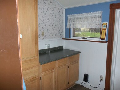 708 N Van Buren St, Auburn, IN 46706 - photo 2