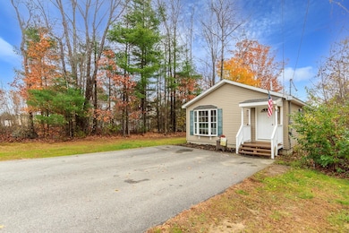 42 Woodrow Ave, Franklin, NH 03235 - photo 5