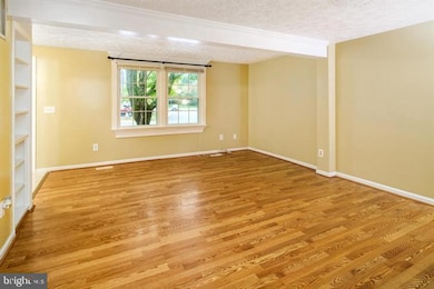 1120 Stevenson Ct, Herndon, VA 20170 - photo 6