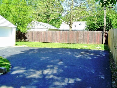 910 Exeter Rd, Columbus, OH 43213 - photo 3