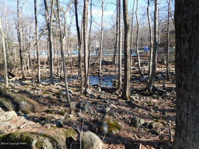 428 Somerset Dr, East Stroudsburg, PA 18301 - photo 3