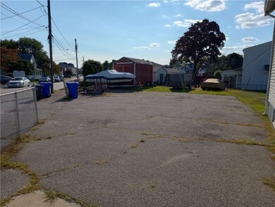 61 Ordway St, Pawtucket, RI 02861 - photo 4