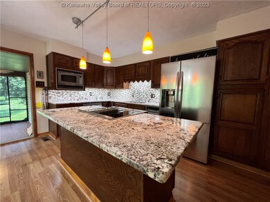 kitchen, granite counter/bar