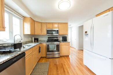 162 Lakeview Ave unit A, Waltham, MA 02451 - photo 7