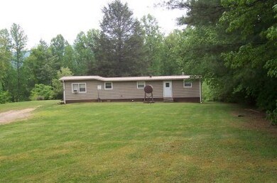 828 Skeenah Rd, Franklin, NC 28734 - photo 2