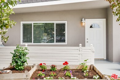 2328 West Blvd, Los Angeles, CA 90016 - photo 2