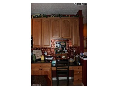 Great built in desk area in the kitchen!  Notice t