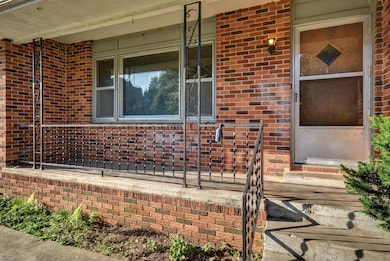 407 E Walker St-6