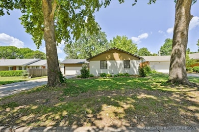 3923 E 52nd St, Tulsa, OK 74135 - photo 3