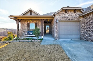 303 Hillside Dr, Harrah, OK 73045 - photo 3