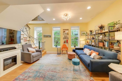 882 N Hermitage Ave unit 2F, Chicago, IL 60622 - photo 2