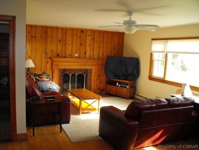 Living rm w/FP