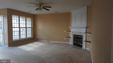 8165 Halley Ct unit 304, Lorton, VA 22079 - photo 4