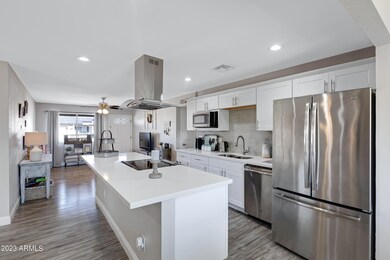 2947 E Des Moines St-9