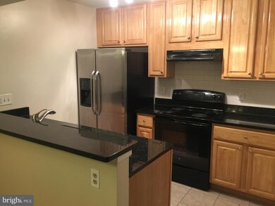 9323 Sparrow Valley Dr, Montgomery Village, MD 20886 - photo 5