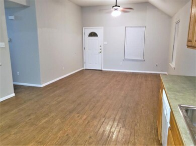 124 Power St unit 200, Bridgeport, TX 76426 - photo 3