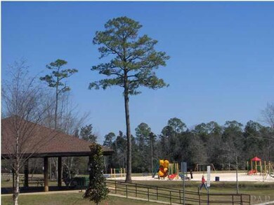 Short drive to boat launch and family park.