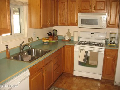 5552 Rafter Circle Kitchen