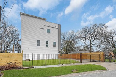 710 Link Rd unit C, Houston, TX 77009 - photo 7