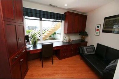 20 Constellation Wharf unit 20, Boston, MA 02129 - photo 5