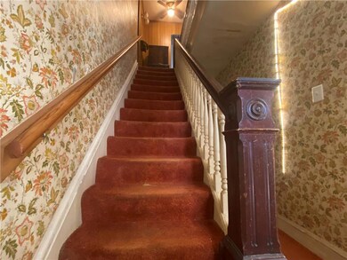 Entrance Hallway/Stairs