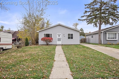 26138 Lamour St, Harrison Township, MI 48045 - photo 3