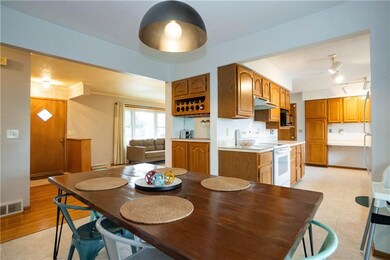 2535 Mansfield Dr, Des Moines, IA 50317 - photo 7