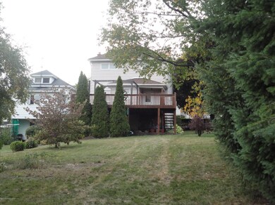 846 Throop St, Scranton, PA 18519 - photo 3