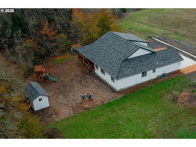 841 SW 1st St, Sheridan, OR 97378 - photo 4