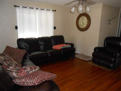 1207 E Broadway St, Cushing, OK 74023 - photo 3