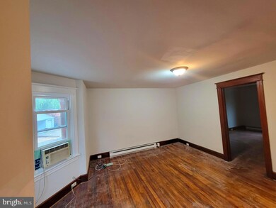 266 Rowan Aly, Pottstown, PA 19464 - photo 2