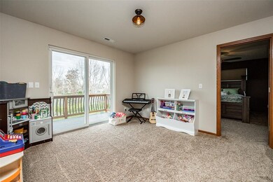4821 Hay Field Ct SW, Cedar Rapids, IA 52404 - photo 3