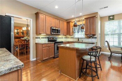 311 Jamestown Oaks Dr, Jamestown, NC 27282 - photo 7