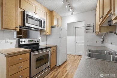 8025 234th St SW unit 107, Edmonds, WA 98026 - photo 7