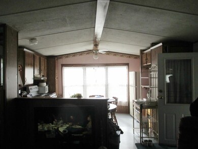 17 Hilltop Manor Mobile Home Park, Littleton, NH 03561 - photo 6