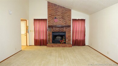 1401 W Fulton Place, Broken Arrow, OK 74012 - photo 3
