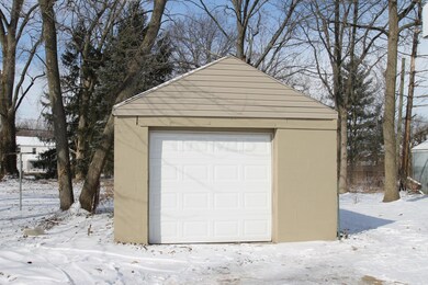 1 CAR GARAGE