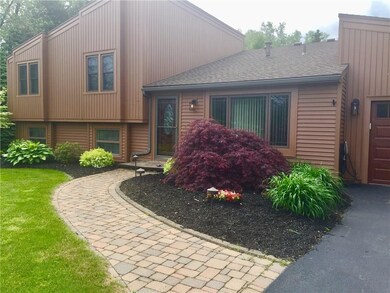 This meticulously landscaped yard is very easy to 