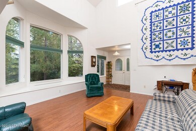 Living Room-20190919-5394