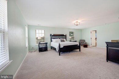 12921 Hoadly Manor Dr, Manassas, VA 20112 - photo 3
