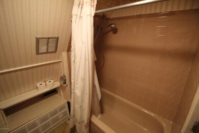 Full bath 2