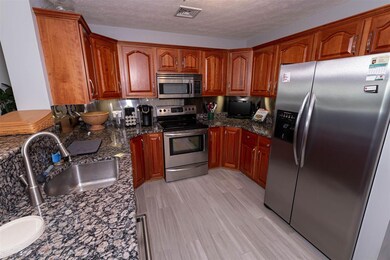 18 Mountain Laurels Dr unit U303, Nashua, NH 03062 - photo 5