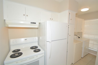 2121 Fountain View Dr unit 18, Houston, TX 77057 - photo 5