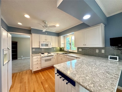 2445 Glass Rd NE, Cedar Rapids, IA 52402 - photo 6