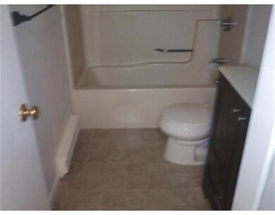 71 Edgeworth St unit 6, Worcester, MA 01605 - photo 4