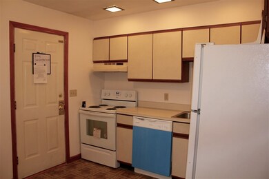 220 Mascoma St unit 70, Lebanon, NH 03766 - photo 3