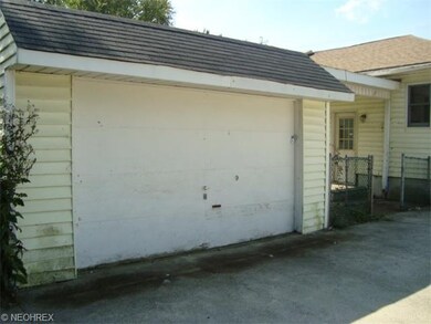 705 Kenilworth Ave, Sheffield Lake, OH 44054 - photo 4